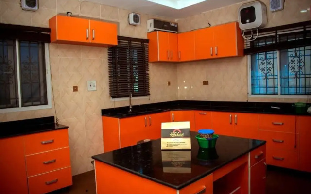 Mexiloyd Luxury Rooms & Suites