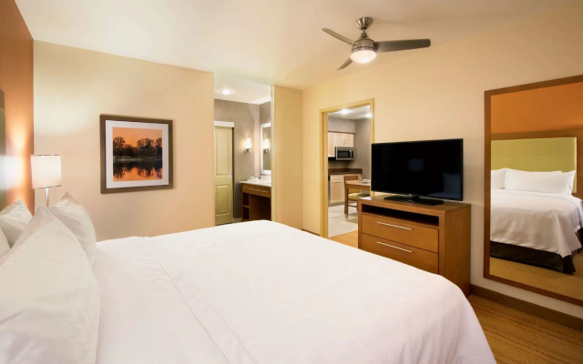 Homewood Suites by Hilton Winnipeg Airport-Polo Park, MB