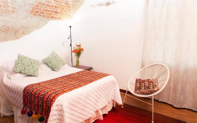 Quetzalroo Boutique Hostel