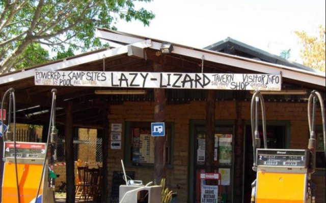 Lazy Lizard Tavern and Caravan Park