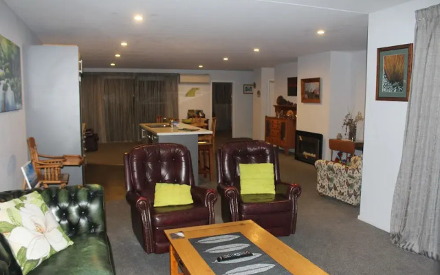 Mackenzie Apartments & Suites