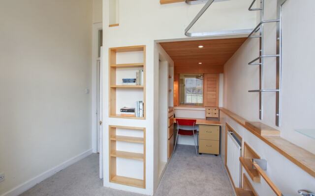 3 Bedroom Flat In Edinburgh City Centre