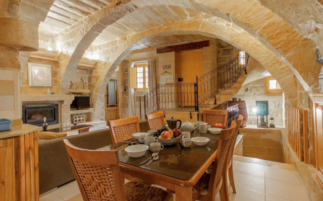 Gozitan Farmhouse With Pool - PP 4