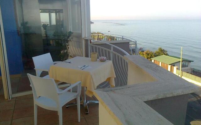 L'Approdo
