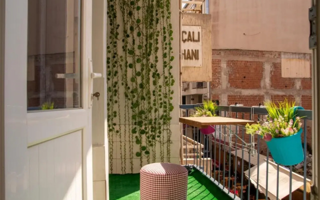 Central Flat With Balcony in Karsiyaka