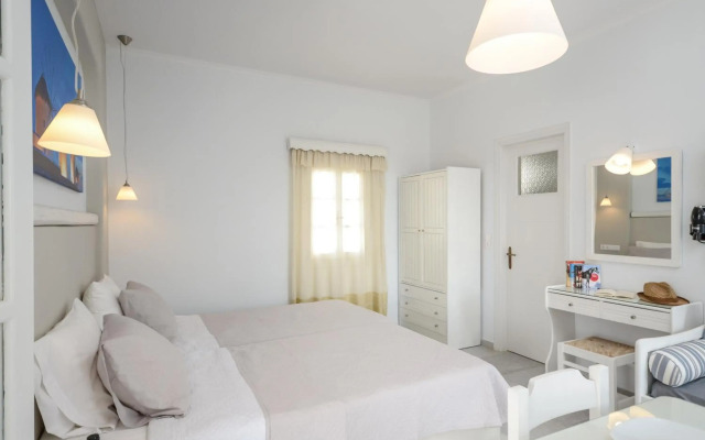 Birikos Hotel & Suites