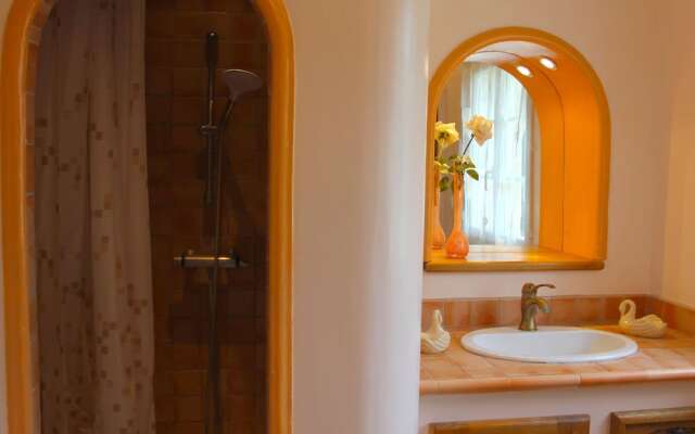 Peaceful Villa in Saint Paul de Vence With Swimming Pool