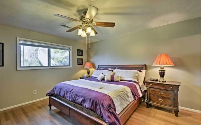 Flagstaff Townhome - Walk to Country Club & Pools!