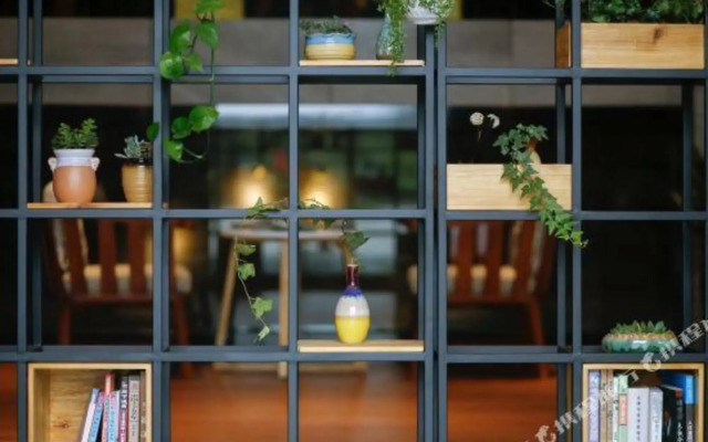 Xipan Daughter's Home Inn (Zhangjiajie Eternal Love Store)