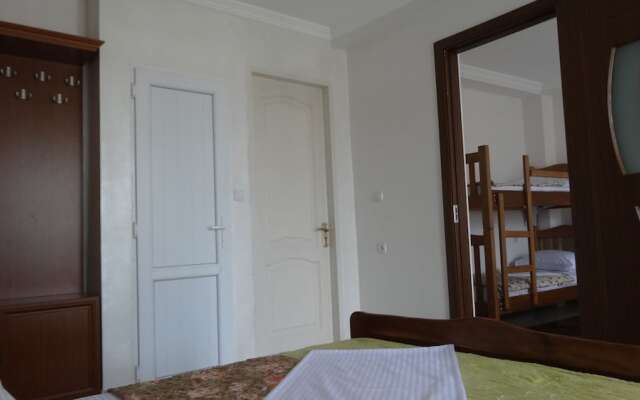 Hotel Ritsa