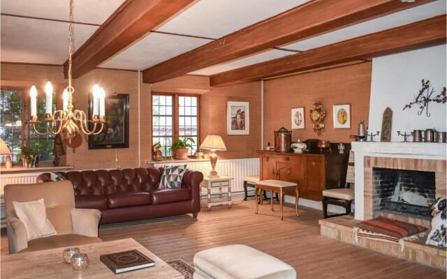 Nice Home In Annelv With 4 Bedrooms And Wifi