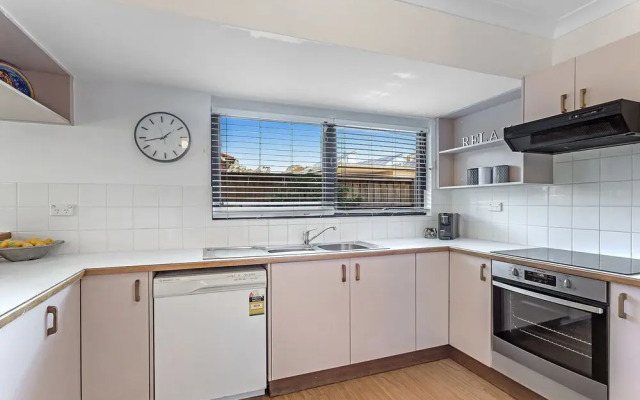 Carindale, Unit 1/19-23 Dowling Street