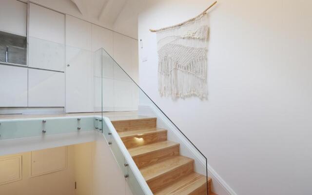HM - Flores Skylight