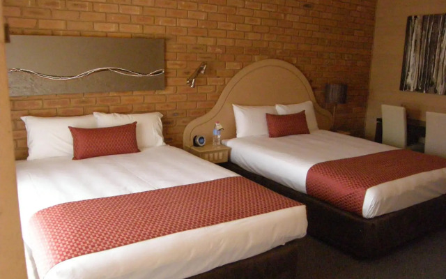 Quality Inn Colonial