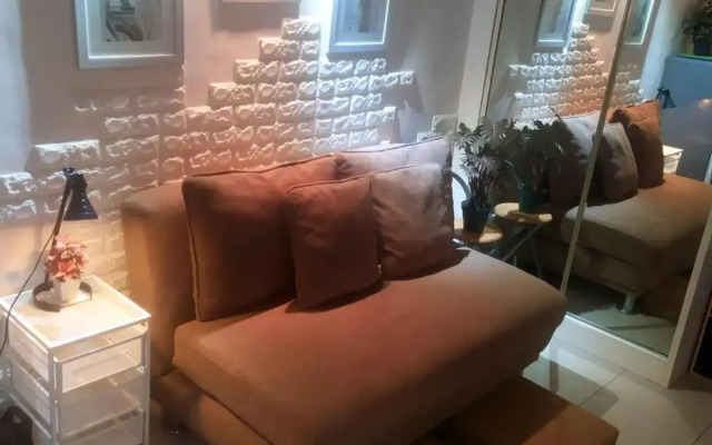 Tiny studio with pool, jogging track, gym and Mall