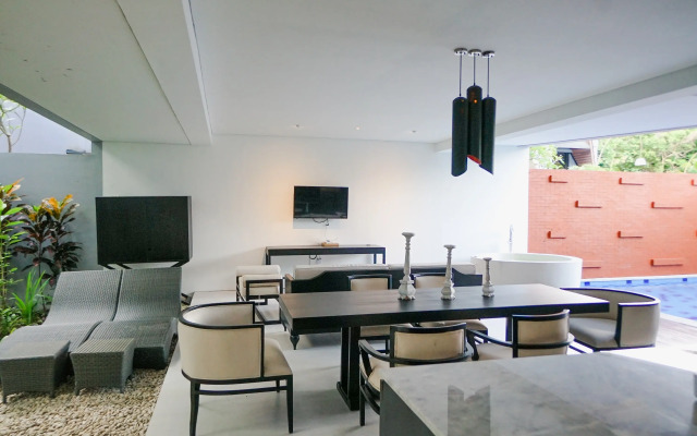 The Chloe Villa