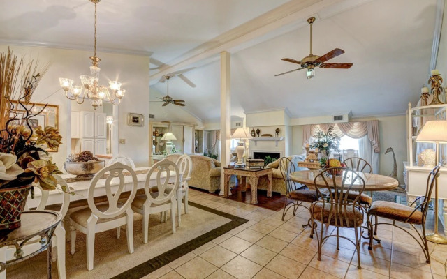 Chateau La Mer 16E Destin