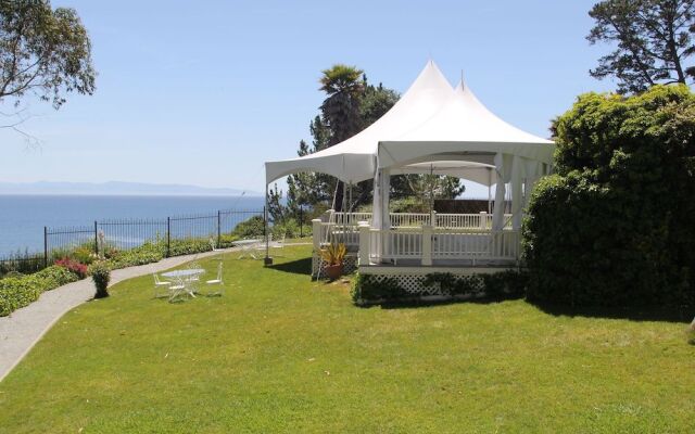 Monarch Cove Inn