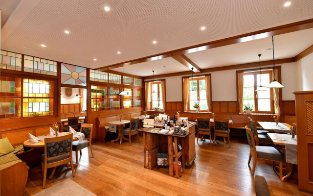 Landgasthof & Land-gut-Hotel Zur Rose