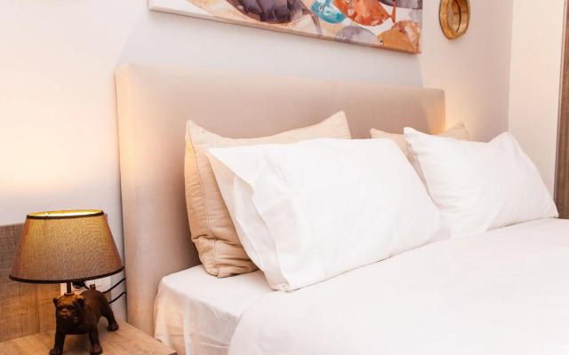 Sweet Suite Flora in Vouliagmeni