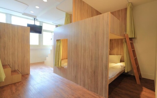 Bears Line Hostel