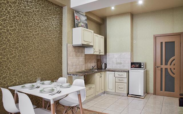 Апартаменты в центре Севастополя на Сенявина 5