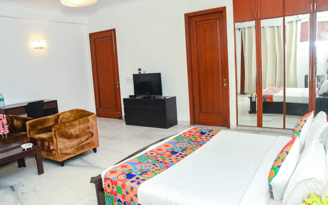 FabHotel Premium- 10min Walk from Millennium City Centre Gurugram Gurgaon