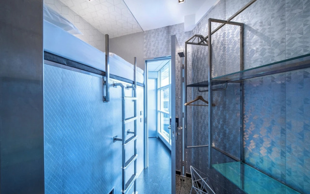 Diamond Capsule Hotel Amsterdam South