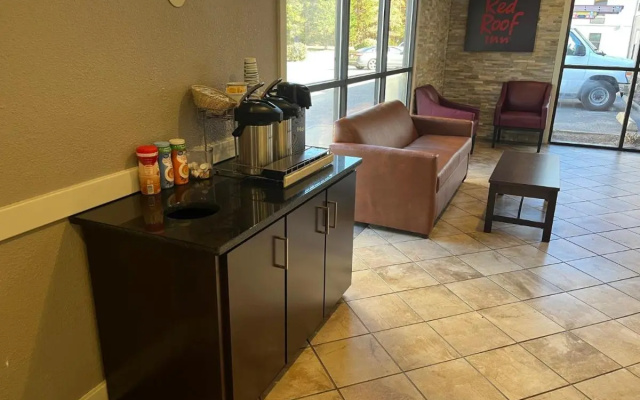 Red Roof Inn & Suites Newport News