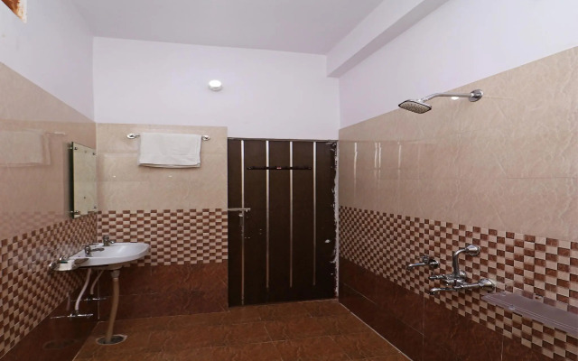 OYO 10623 Hotel Om Sai Guest In