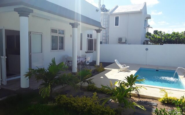 Villa With 3 Bedrooms in Calodyne, With Wonderful sea View, Private Po