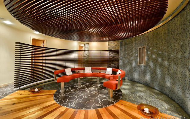 iHOTEL & Conference Center Red Deer