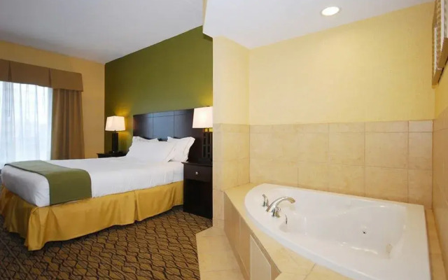 Holiday Inn Express & Suites Kittanning
