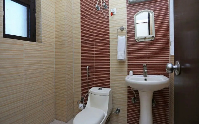 OYO Flagship 238 Noida Sector 72