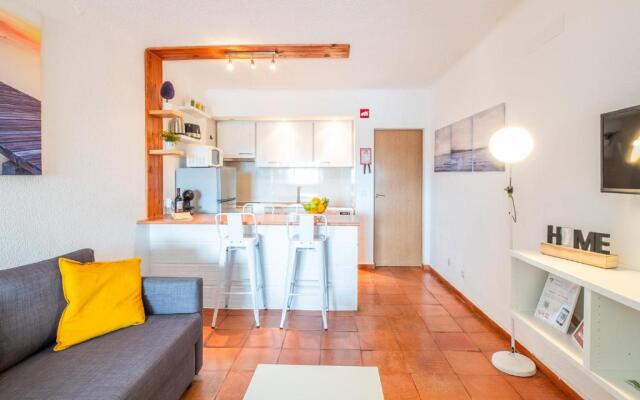 #065 Vila Magna Flat with Pool by Home Holidays