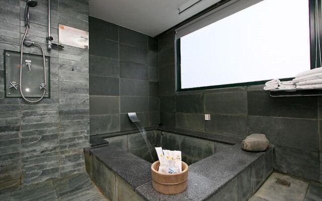 Onsen Residence