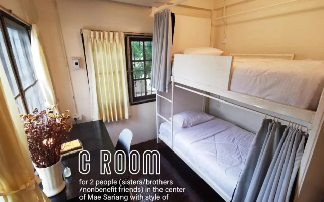ATOM Poshtel - Hostel