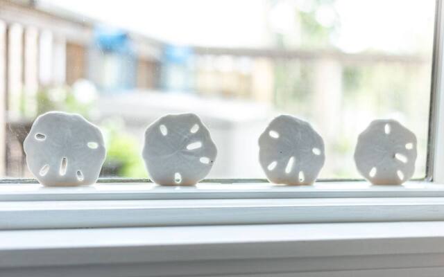 The Breeze Overlooking Minister s Pond