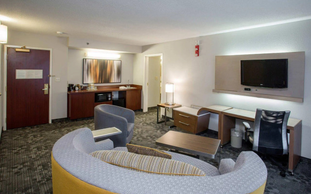 Courtyard by Marriott Raynham