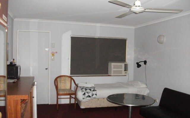 Beerwah Glasshouse Mountains Motel