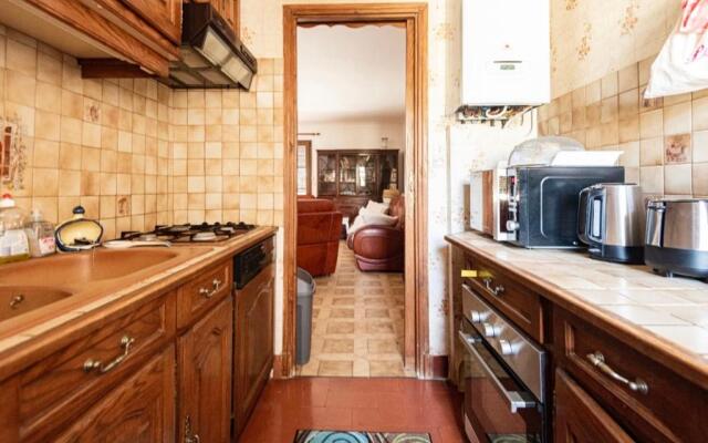 Charming Holiday House Near The Beach