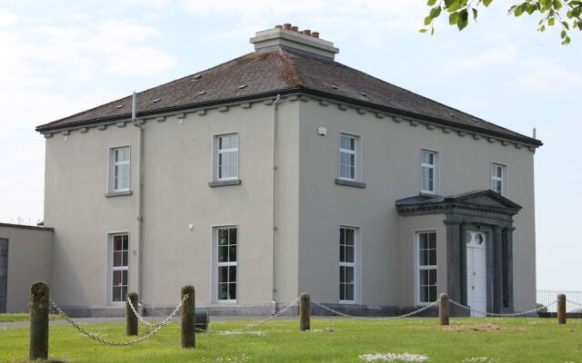 Woodville House