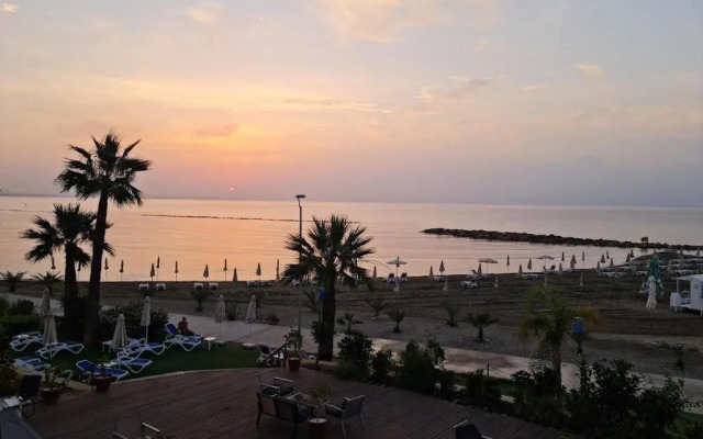 Lenios Beach Hotel