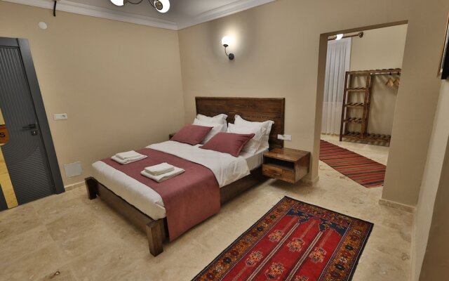 Yellow Stone Suites