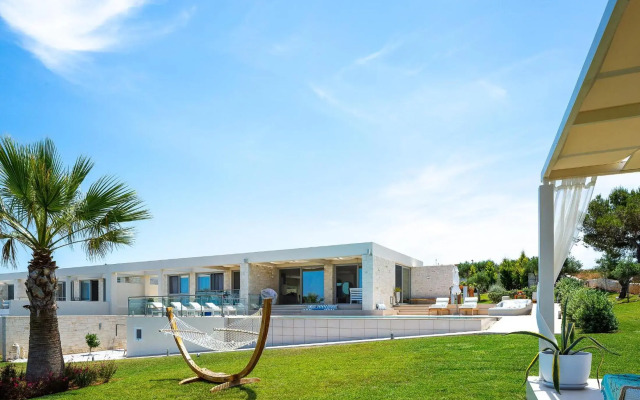 Villa Elias