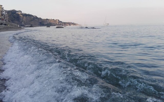 Casa Vacanza Holiday Giardini Naxos