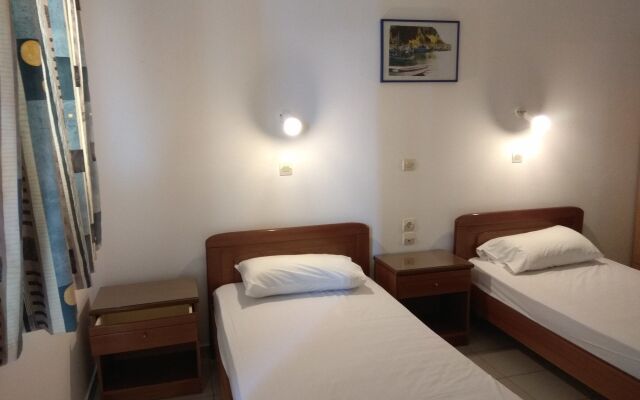 Lemon Grove Hotel and Studios