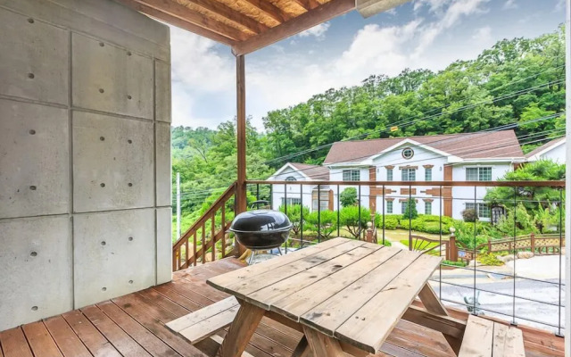 Vista Hill Pool Villa