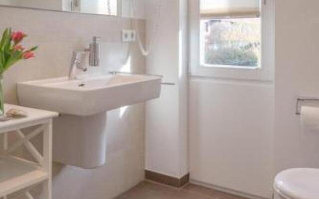 Bom22A 3 White Water