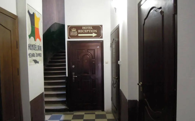 Tsisar Bankir Hotel